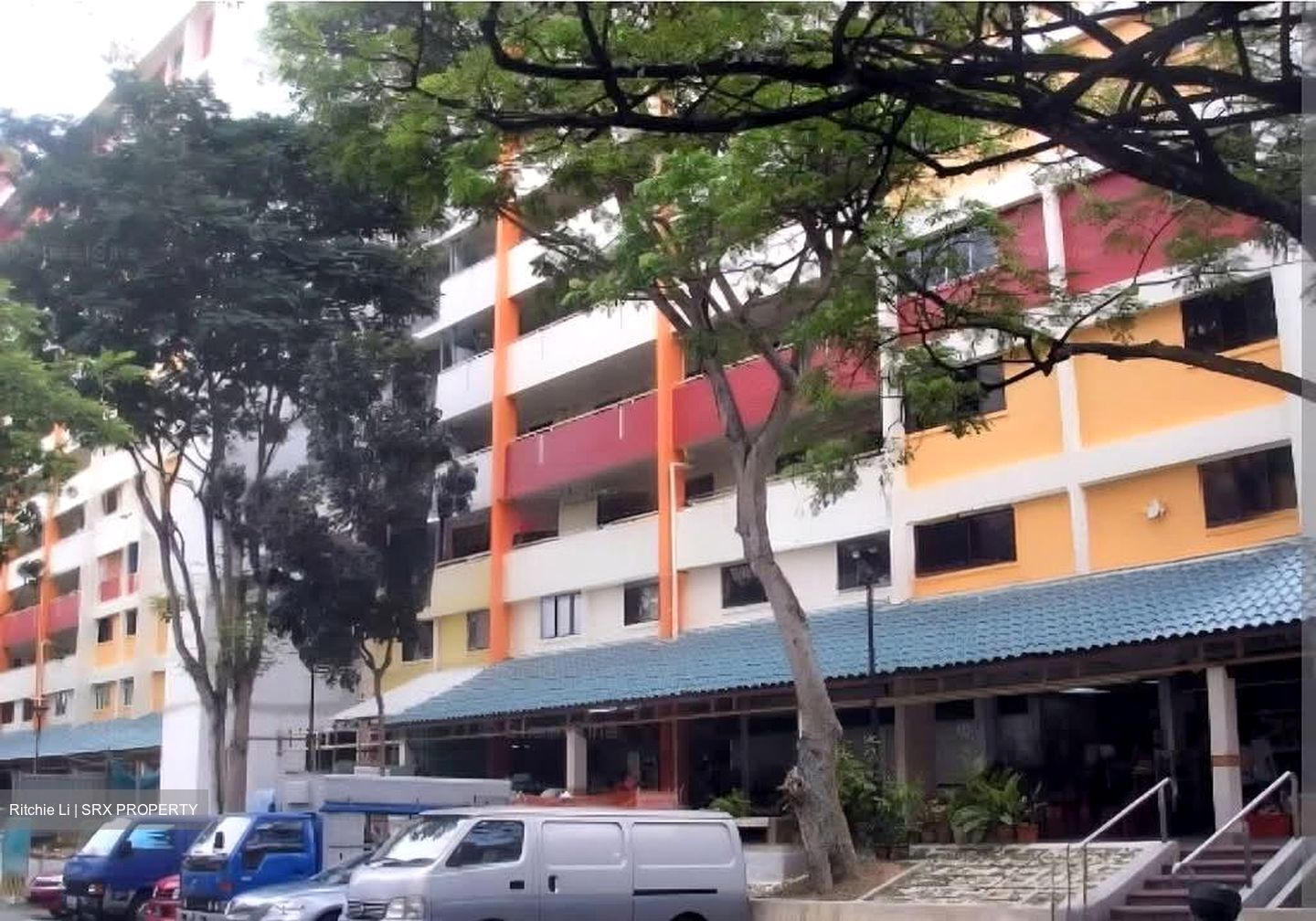 Hougang Avenue 1 (D19), Shop House #562111361